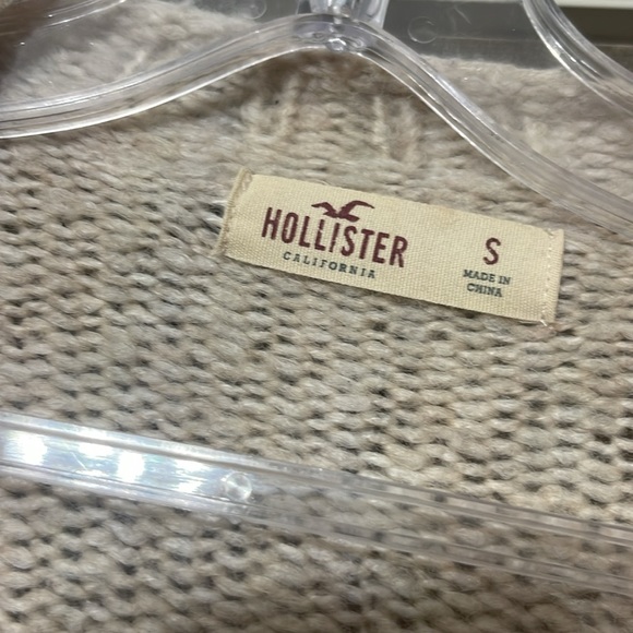 Women’s Hollister small sweater - Picture 2 of 3